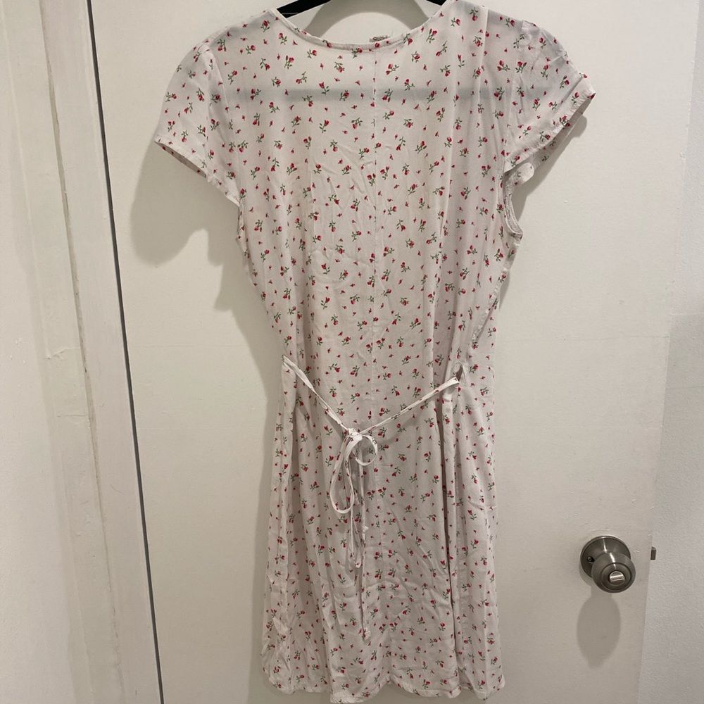 Brandy Melville White Wrap Dress- lightly used, classy & perfect for summer
